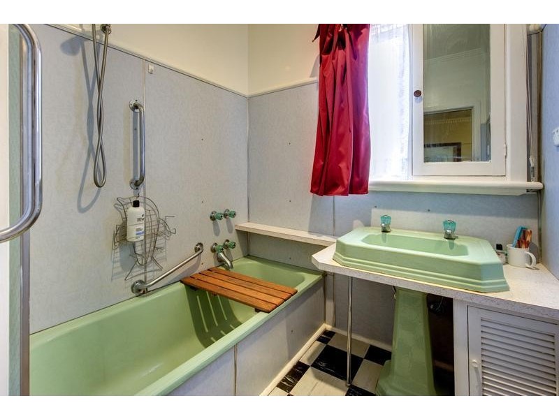 6 Snodgrass Street, Pakenham VIC 3810