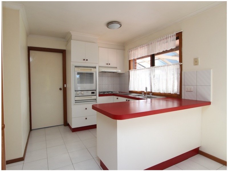 28 Bridle Place, Pakenham VIC 3810