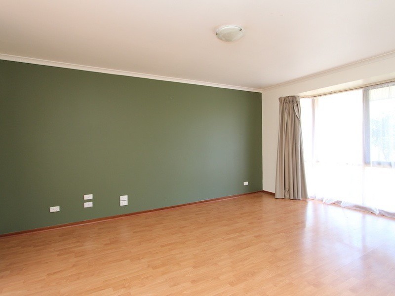 28 Bridle Place, Pakenham VIC 3810