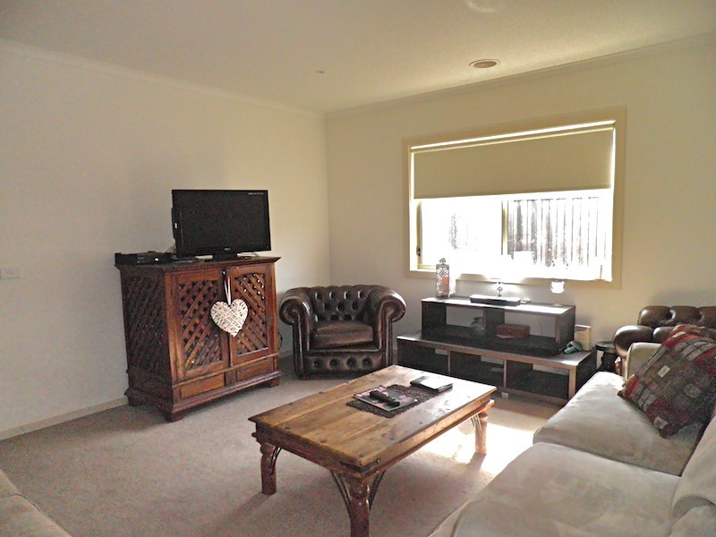 38 Pomegranate Way, Pakenham VIC 3810