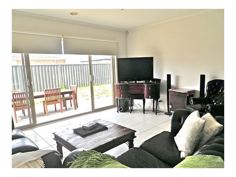 38 Pomegranate Way, Pakenham VIC 3810