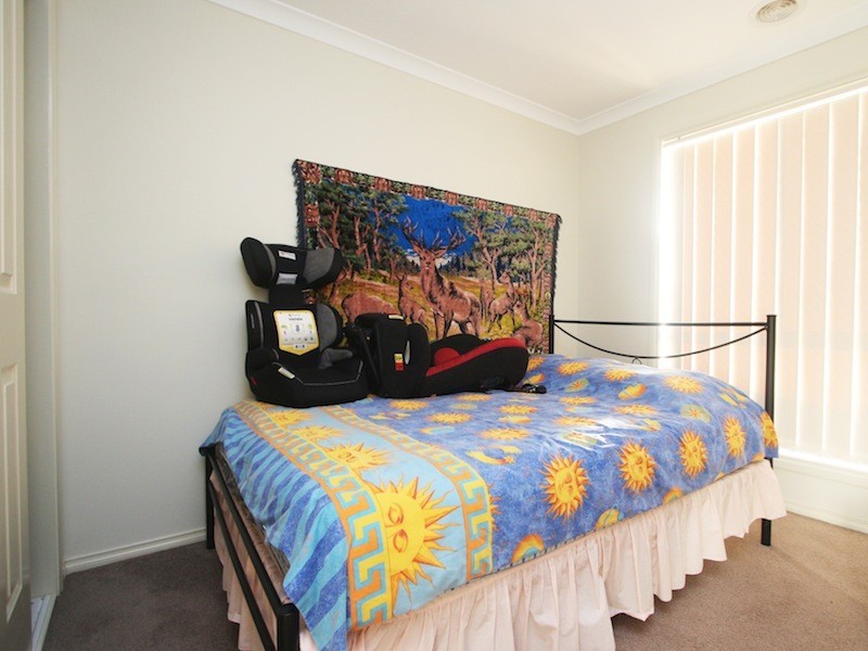 4 Penarie Place, Pakenham VIC 3810
