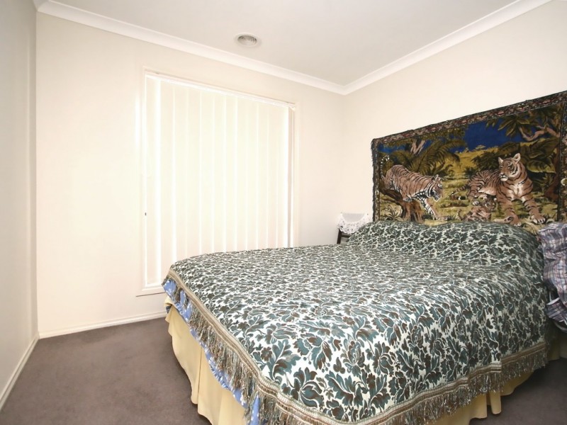 4 Penarie Place, Pakenham VIC 3810