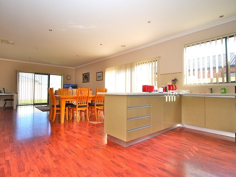 33 Salvia Avenue, Pakenham VIC 3810