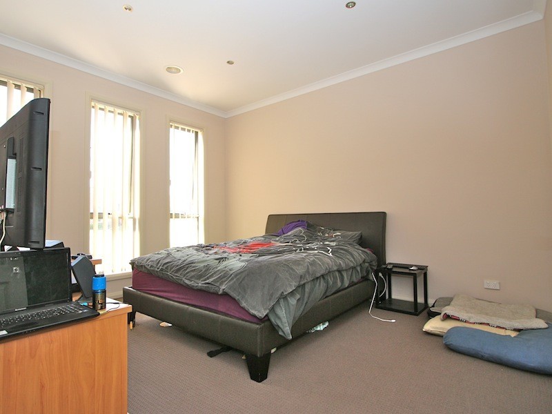 33 Salvia Avenue, Pakenham VIC 3810
