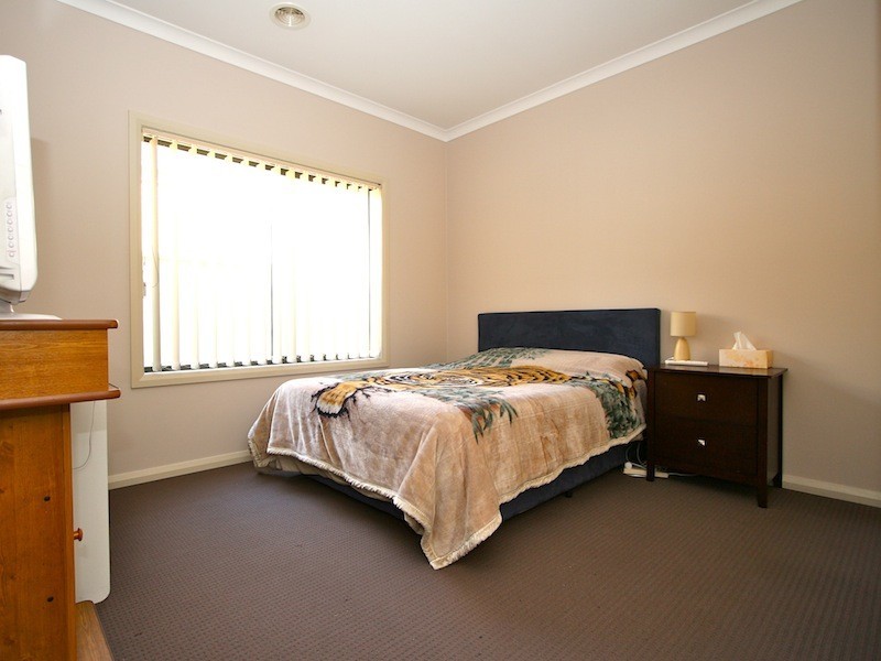 33 Salvia Avenue, Pakenham VIC 3810