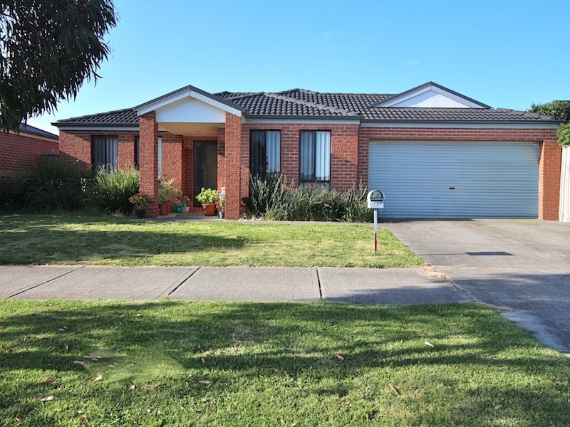 25 Syme Road, Pakenham VIC 3810