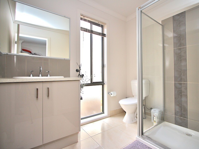 10 Villella Drive, Pakenham VIC 3810