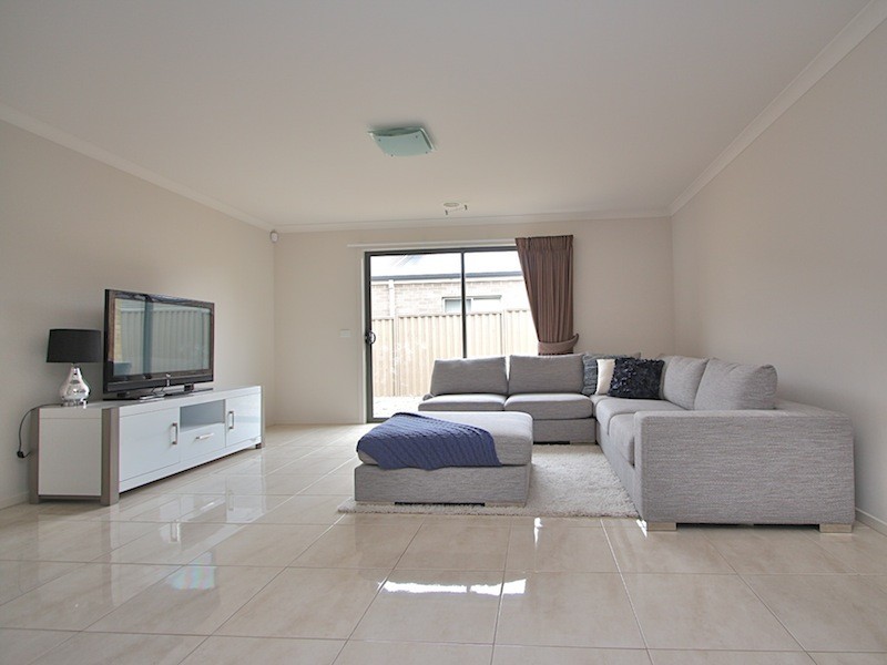 10 Villella Drive, Pakenham VIC 3810