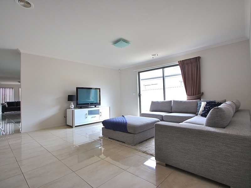 10 Villella Drive, Pakenham VIC 3810