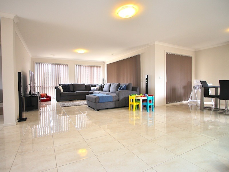 10 Villella Drive, Pakenham VIC 3810