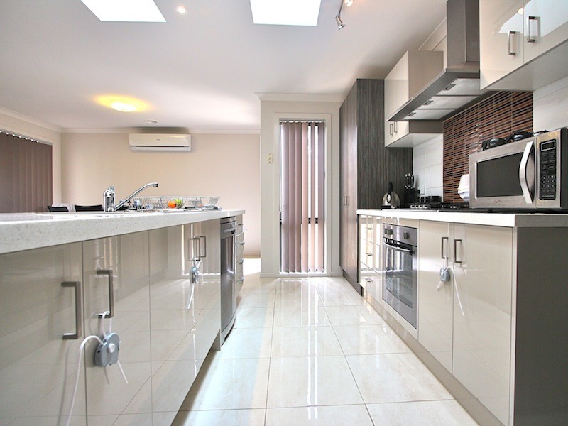 10 Villella Drive, Pakenham VIC 3810