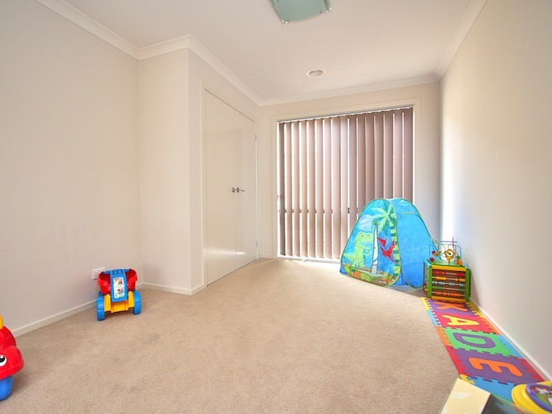 10 Villella Drive, Pakenham VIC 3810