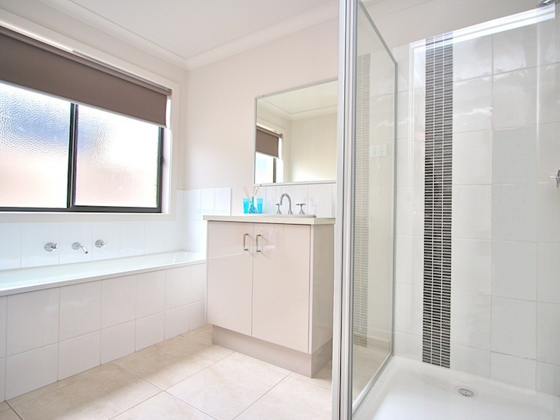 10 Villella Drive, Pakenham VIC 3810