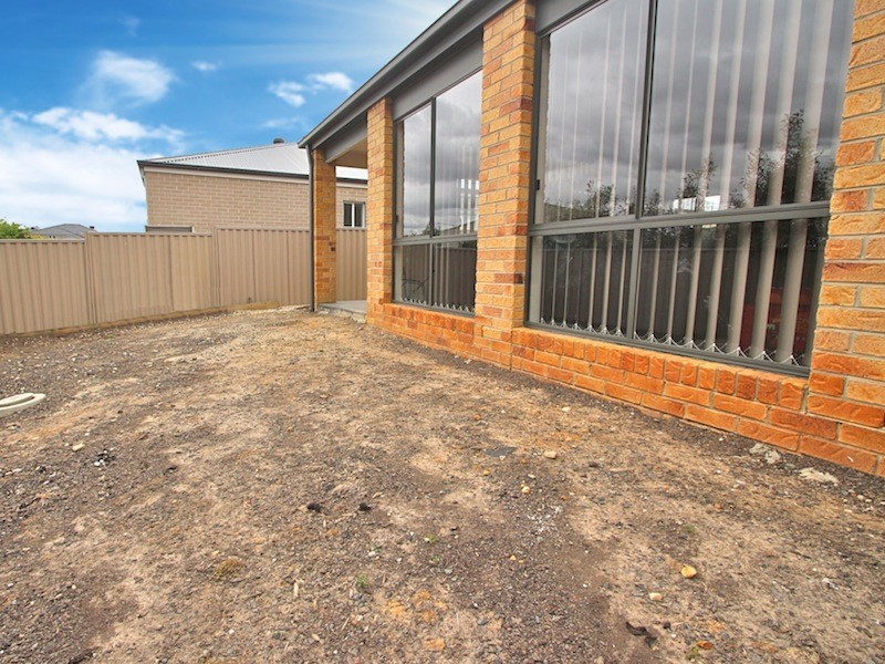 10 Villella Drive, Pakenham VIC 3810