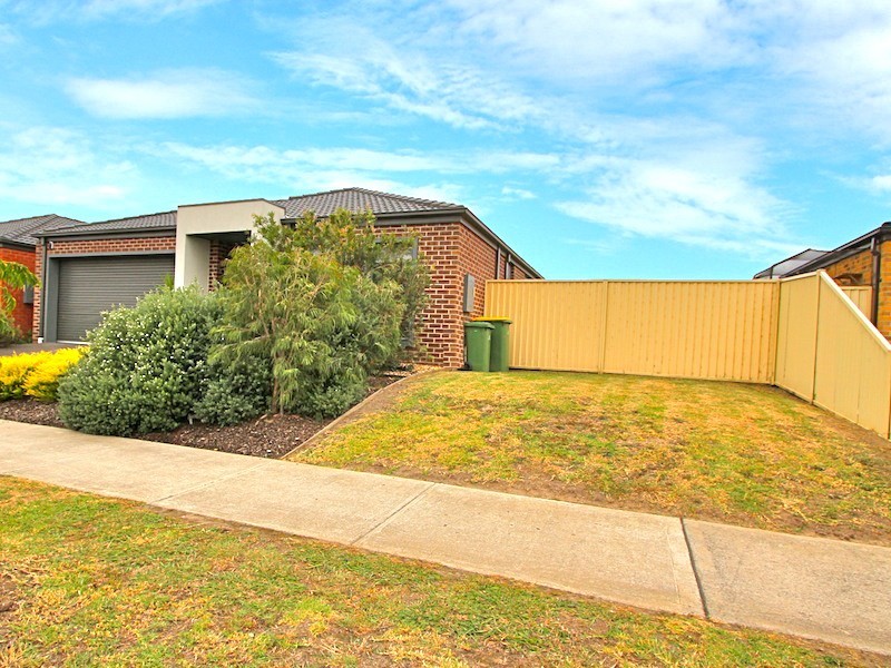 123 Blue Horizons Way, Pakenham VIC 3810