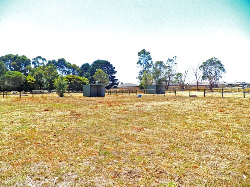 42 Collison Road, Cranbourne East VIC 3977