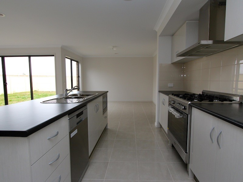 156 Blue Horizons Way, Pakenham VIC 3810