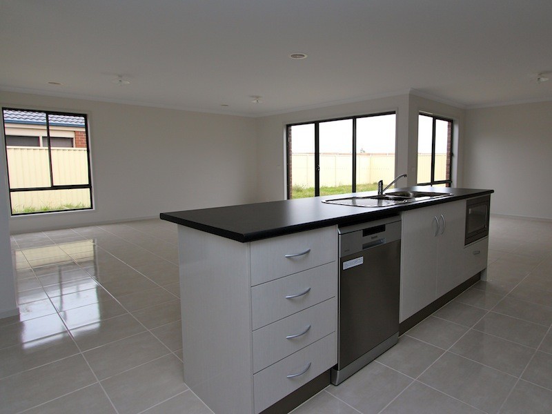 156 Blue Horizons Way, Pakenham VIC 3810
