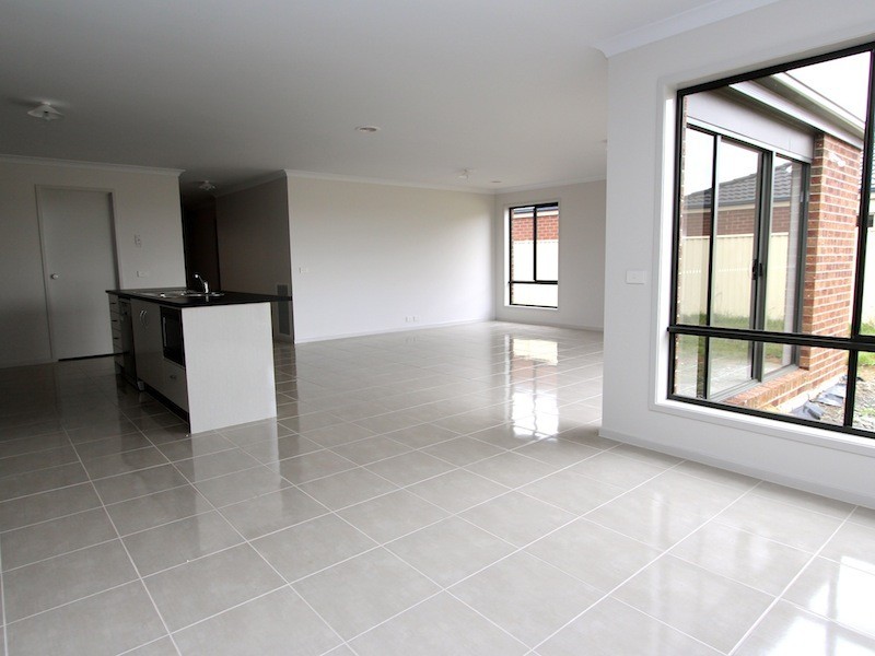156 Blue Horizons Way, Pakenham VIC 3810