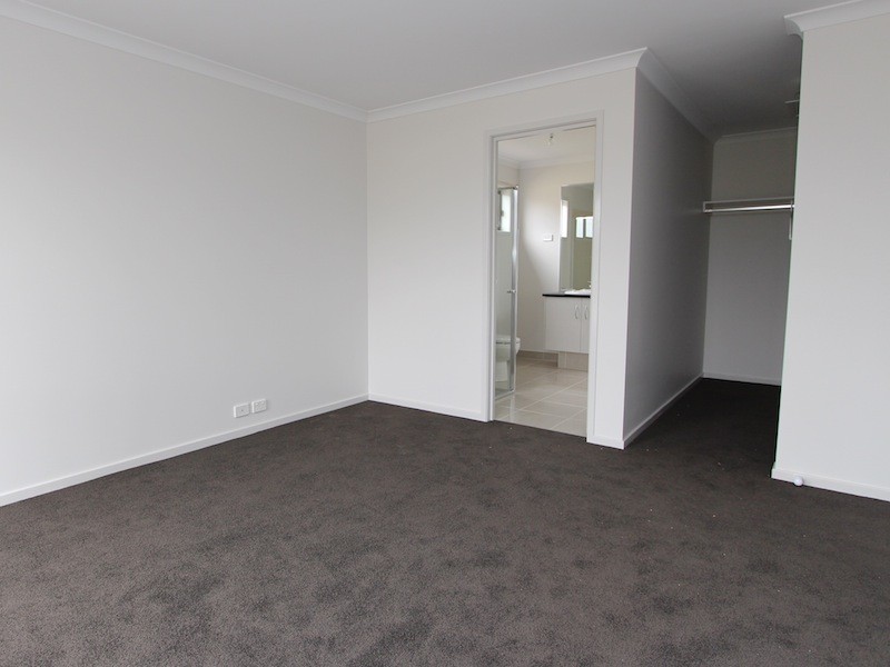 156 Blue Horizons Way, Pakenham VIC 3810