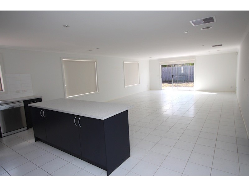 136 Webster Way, Pakenham VIC 3810