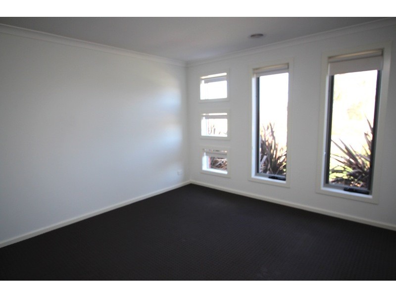 136 Webster Way, Pakenham VIC 3810