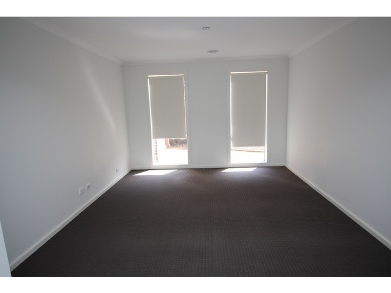 136 Webster Way, Pakenham VIC 3810