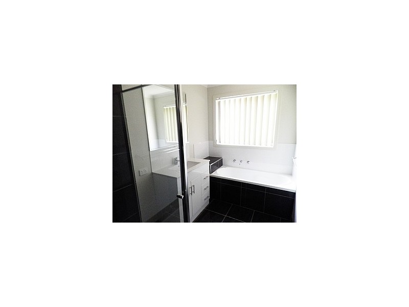 2 Pomegranate Way, Pakenham VIC 3810