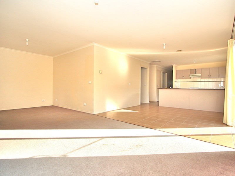 17 Tyrone Avenue, Pakenham VIC 3810