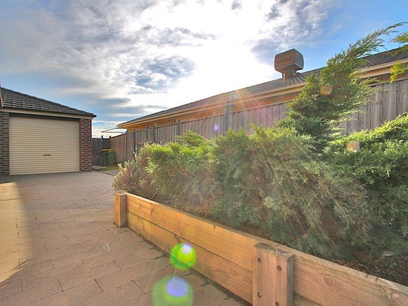 17 Tyrone Avenue, Pakenham VIC 3810