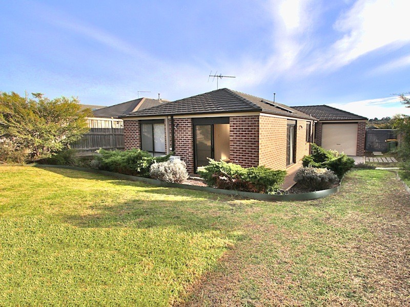 17 Tyrone Avenue, Pakenham VIC 3810