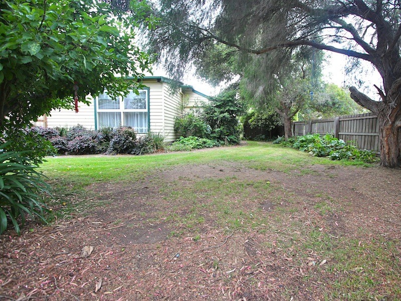 14 Rogers Street, Pakenham VIC 3810