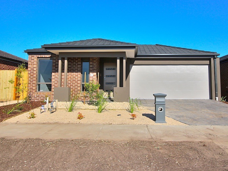 36 Ferrari Drive, Cranbourne East VIC 3977