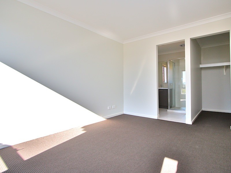 36 Ferrari Drive, Cranbourne East VIC 3977