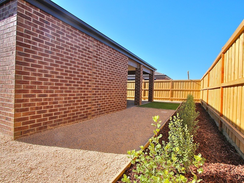 36 Ferrari Drive, Cranbourne East VIC 3977