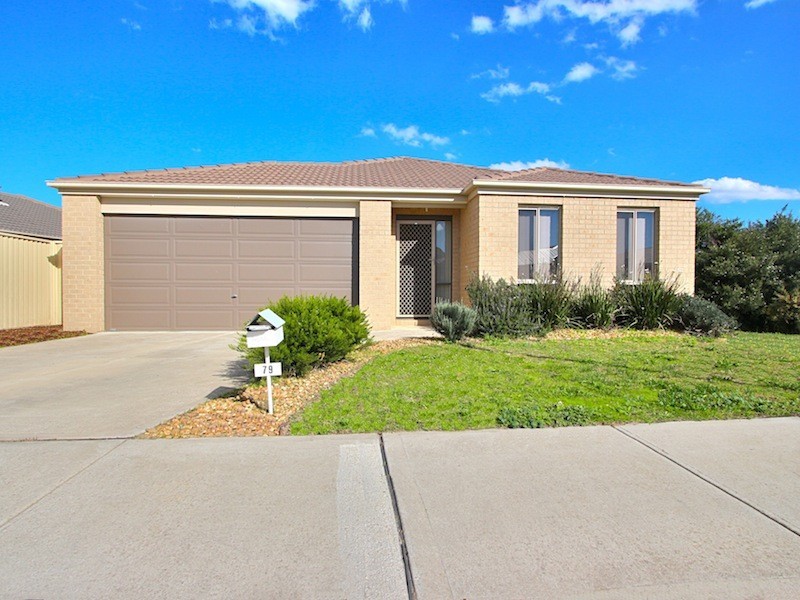 79 Bluehills Boulevard, Pakenham VIC 3810