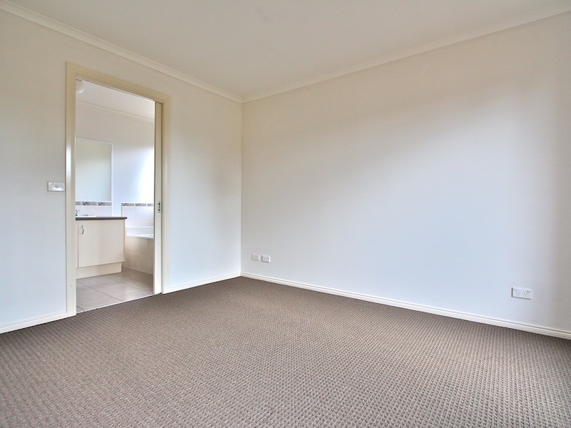 28 Providence Drive, Cranbourne VIC 3977