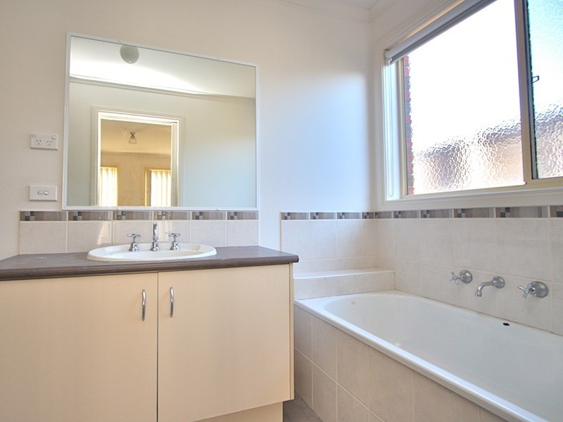 28 Providence Drive, Cranbourne VIC 3977
