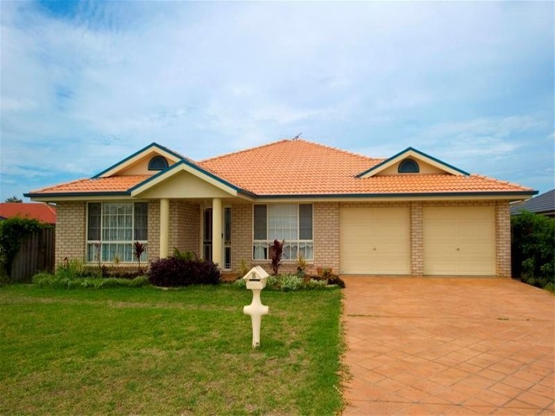 8 Garden Way, Tanilba Bay NSW 2319