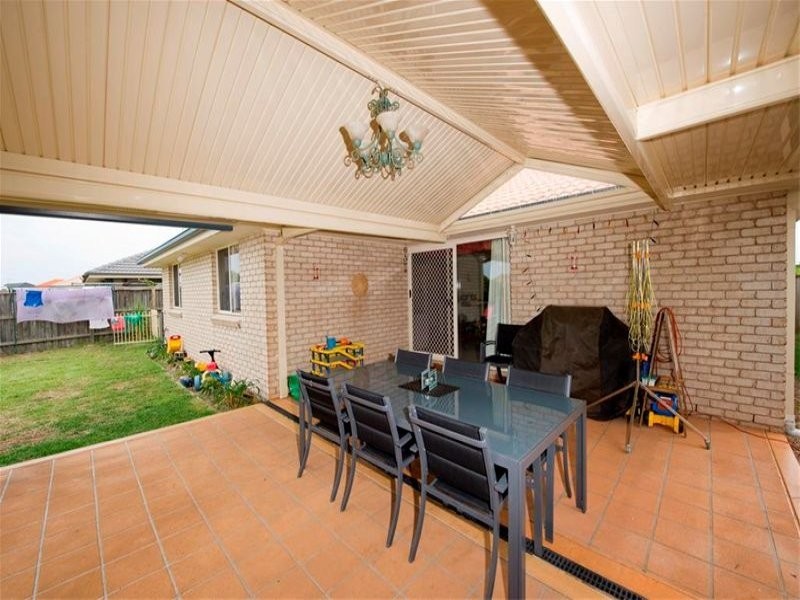 8 Garden Way, Tanilba Bay NSW 2319