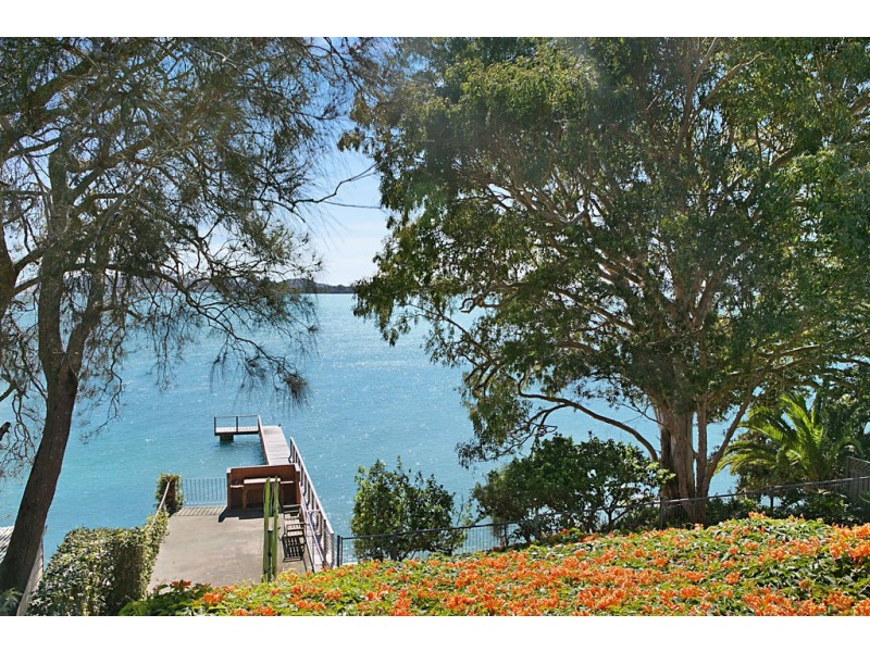 7 Caswell Crescent, Tanilba Bay NSW 2319
