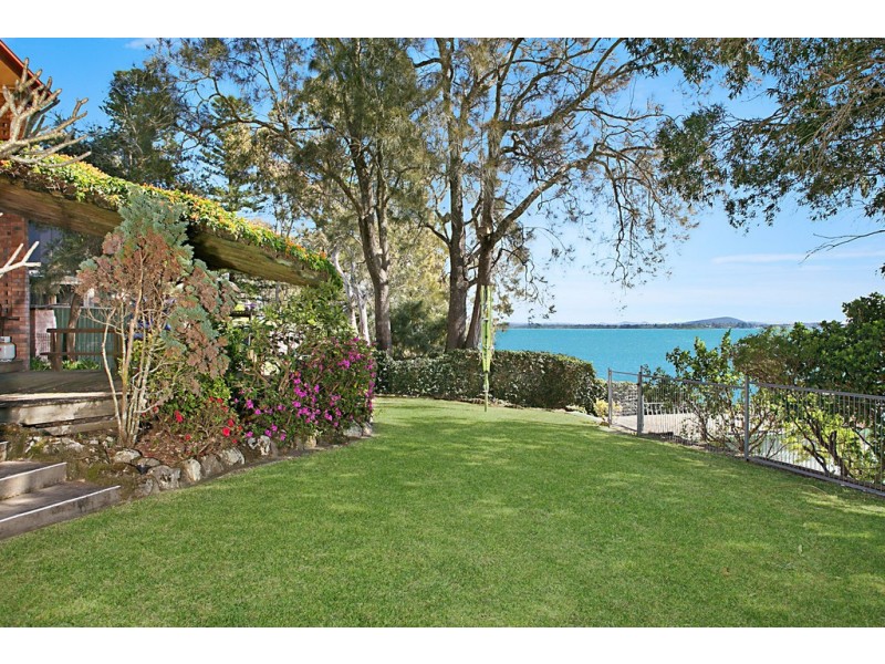 7 Caswell Crescent, Tanilba Bay NSW 2319