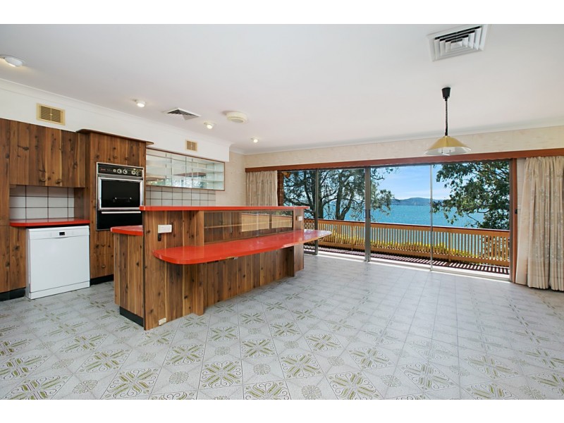 7 Caswell Crescent, Tanilba Bay NSW 2319