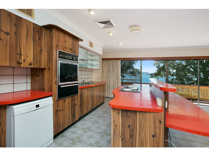 7 Caswell Crescent, Tanilba Bay NSW 2319