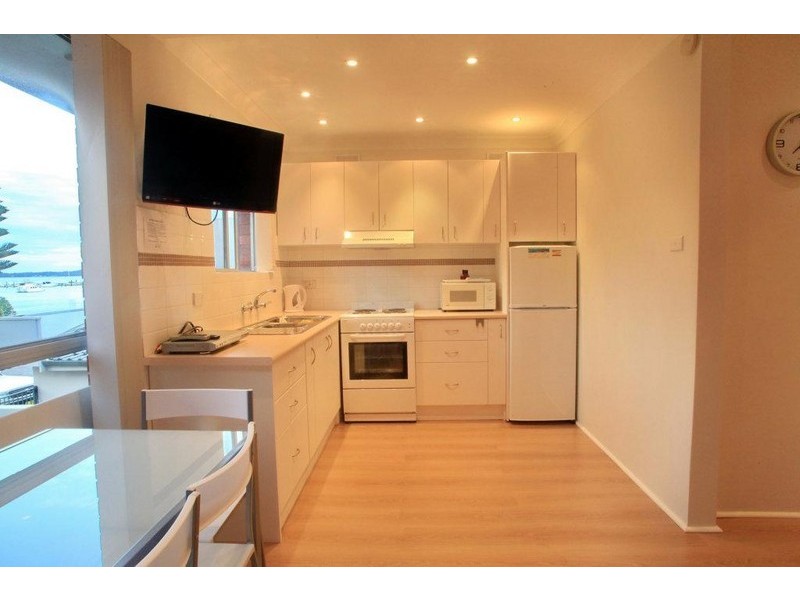 4/3 Resthaven Avenue, Soldiers Point NSW 2317