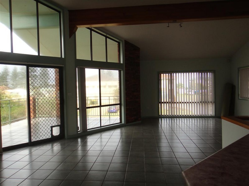 1/4 Fitzroy Street, Anna Bay NSW 2316