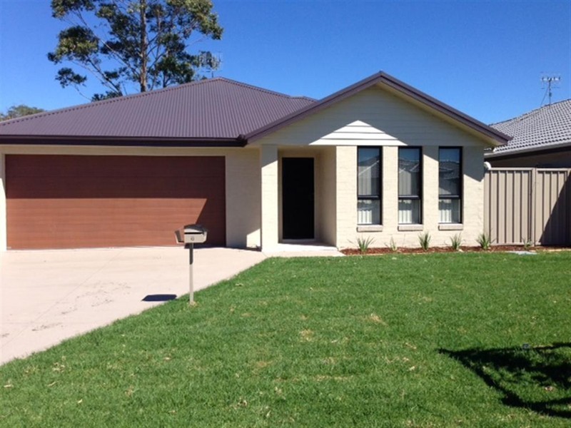 8 Oasis Close, Soldiers Point NSW 2317