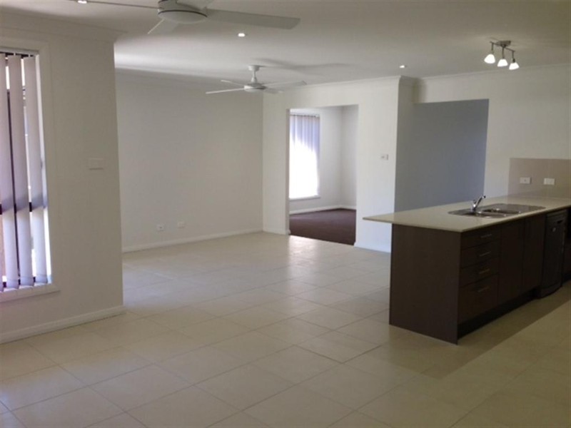 8 Oasis Close, Soldiers Point NSW 2317