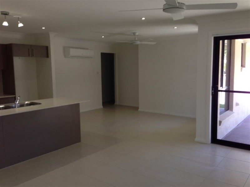 8 Oasis Close, Soldiers Point NSW 2317